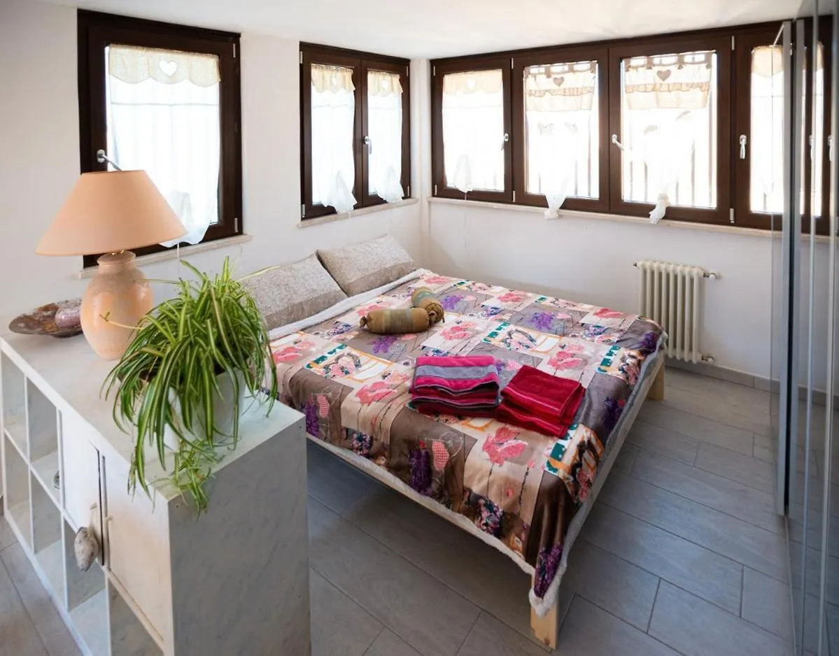 Apartment La Casina On The Roof - Studio Rome